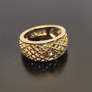 Beautiful Vintage Avon Gold Tone Diamond Ring